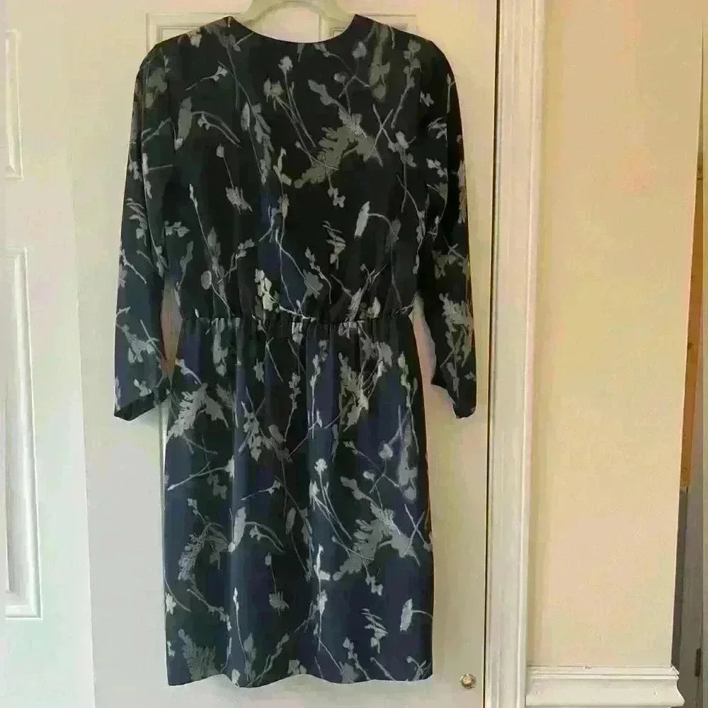EUC Calvin Klein MIDI dress - Picture 2 of 3